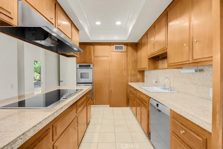5833 Briartree Drive, La Canada Flintridge, California 91011