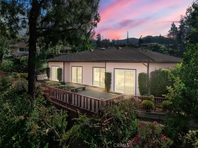 5833 Briartree Drive, La Canada Flintridge, California 91011