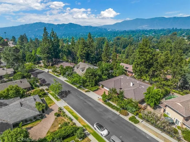 5833 Briartree Drive, La Canada Flintridge, California 91011