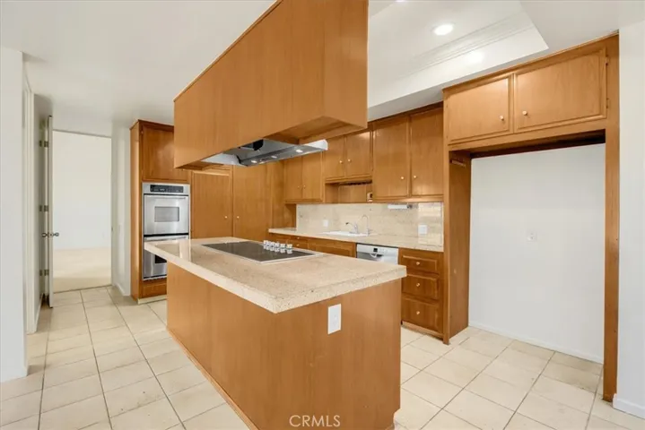 5833 Briartree Drive, La Canada Flintridge, California 91011