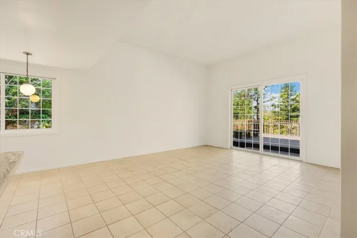 5833 Briartree Drive, La Canada Flintridge, California 91011