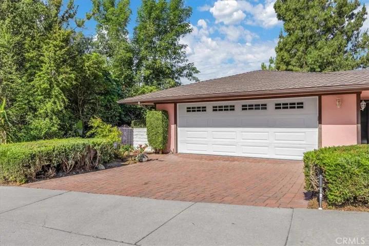 5833 Briartree Drive, La Canada Flintridge, California 91011