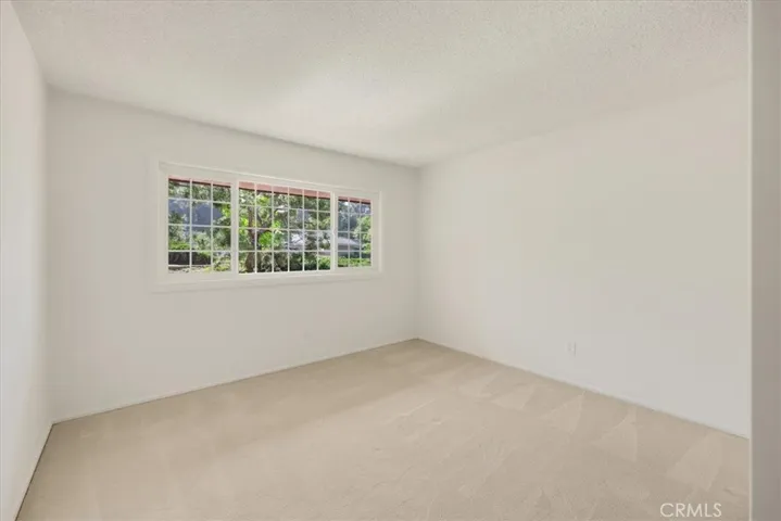 5833 Briartree Drive, La Canada Flintridge, California 91011