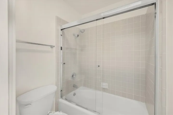 5833 Briartree Drive, La Canada Flintridge, California 91011