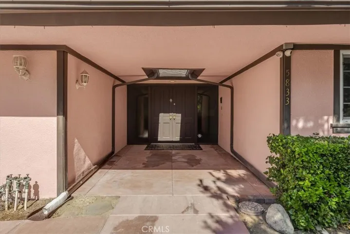 5833 Briartree Drive, La Canada Flintridge, California 91011