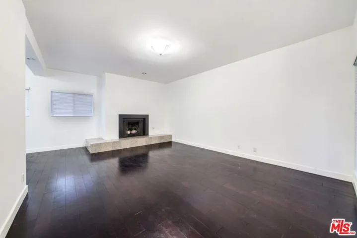 830 Westmount Drive, West Hollywood, California 90069