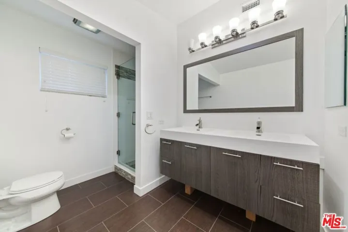 830 Westmount Drive, West Hollywood, California 90069