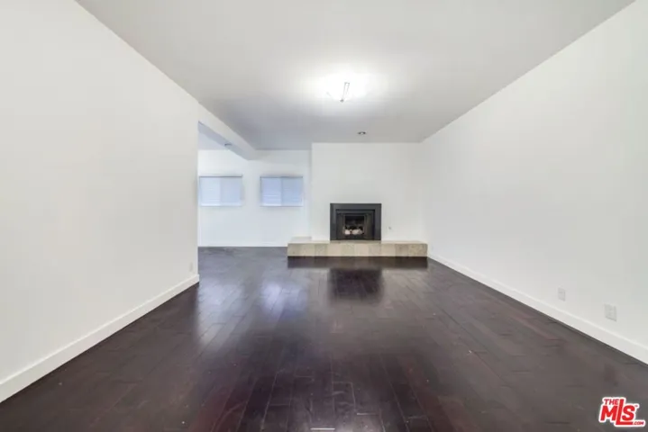 830 Westmount Drive, West Hollywood, California 90069