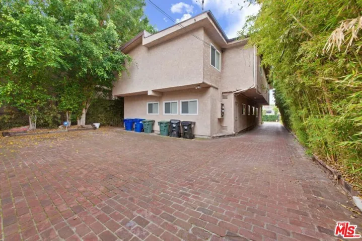830 Westmount Drive, West Hollywood, California 90069