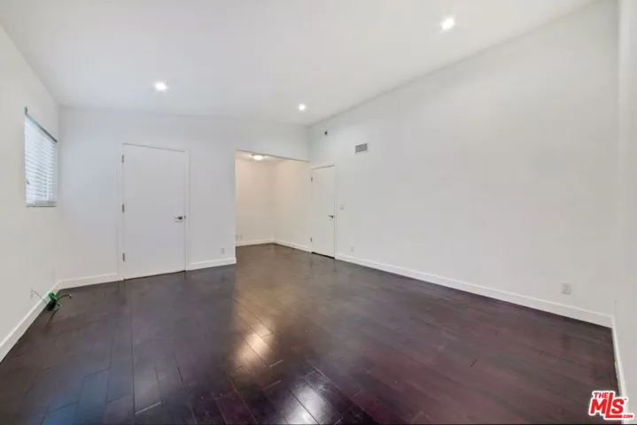 830 Westmount Drive, West Hollywood, California 90069