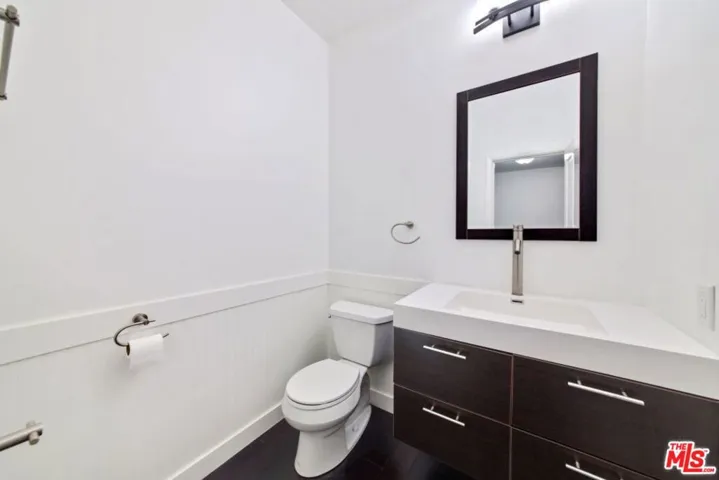 830 Westmount Drive, West Hollywood, California 90069