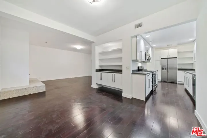 830 Westmount Drive, West Hollywood, California 90069