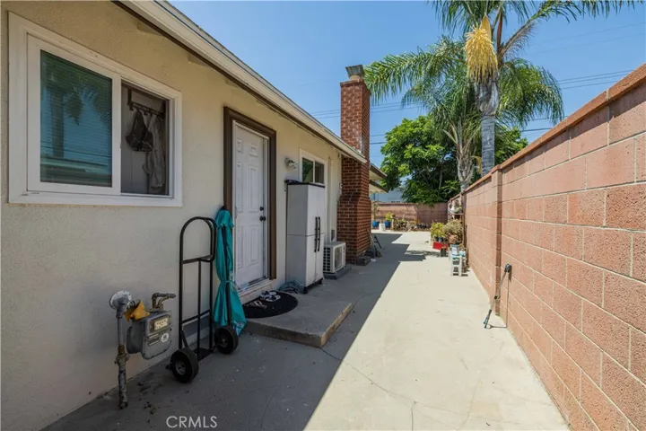 1407 W Gage Avenue, Fullerton, California 92833