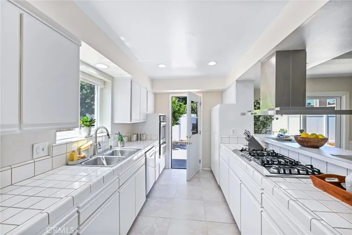 5642 Casa Loma Avenue, Yorba Linda, California 92886