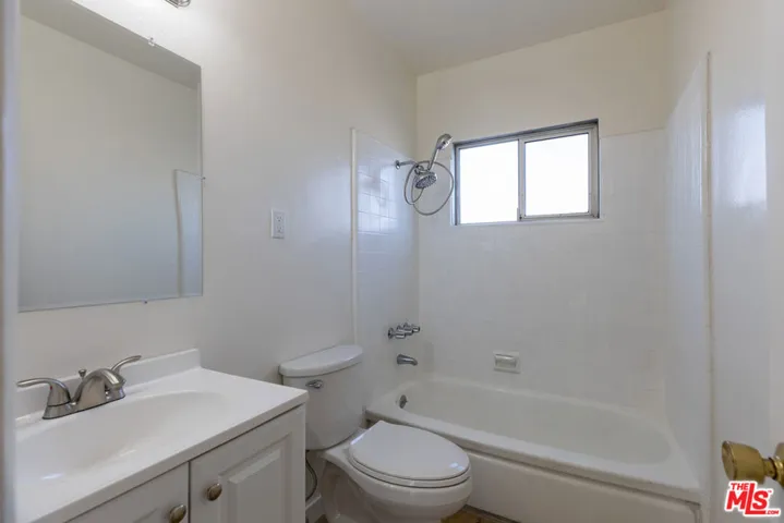 1295 Federal Avenue 16, Los Angeles, California 90025