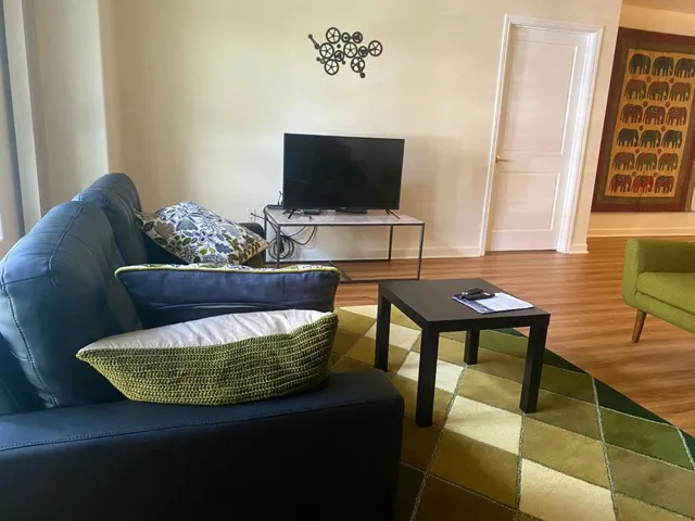 200 Sheridan 106, Palo Alto, California 94306