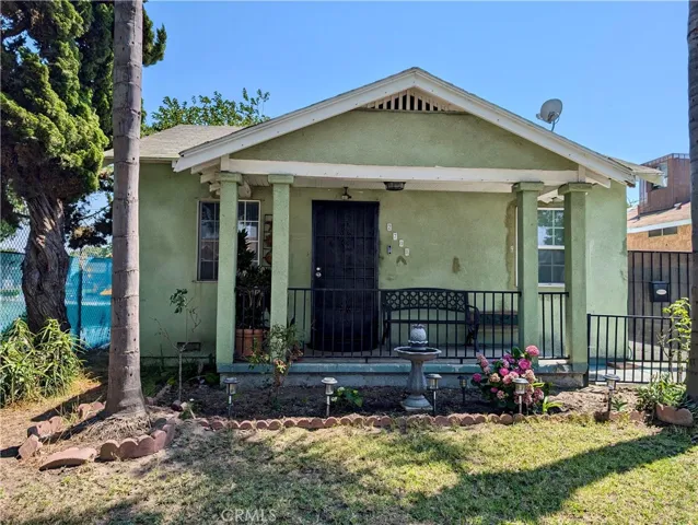 2708 Iowa Avenue, South Gate, California 90280