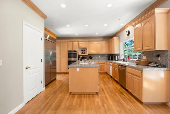655 Sparhawk Drive, Morgan Hill, California 95037