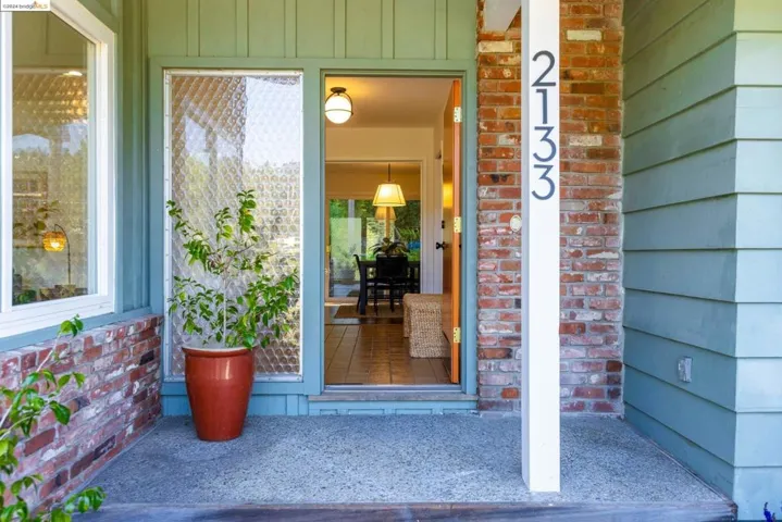 2133 Trafalgar Pl, Oakland, California 94611