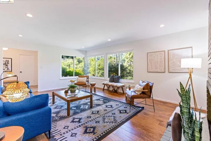 2133 Trafalgar Pl, Oakland, California 94611