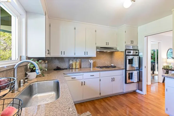 2133 Trafalgar Pl, Oakland, California 94611