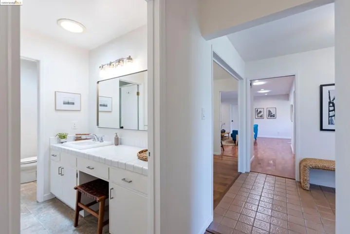 2133 Trafalgar Pl, Oakland, California 94611