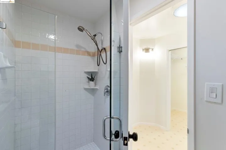 2133 Trafalgar Pl, Oakland, California 94611