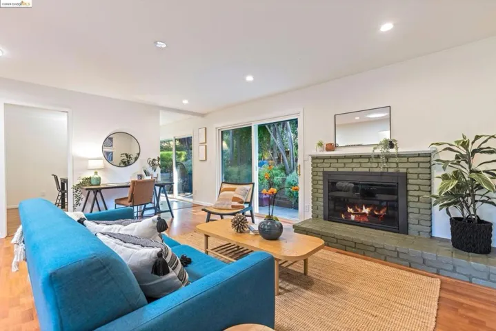 2133 Trafalgar Pl, Oakland, California 94611