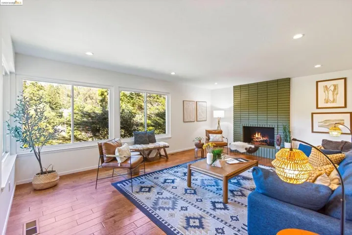 2133 Trafalgar Pl, Oakland, California 94611