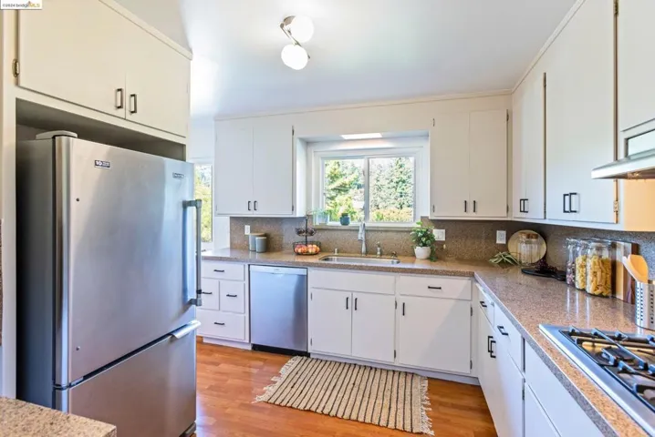 2133 Trafalgar Pl, Oakland, California 94611