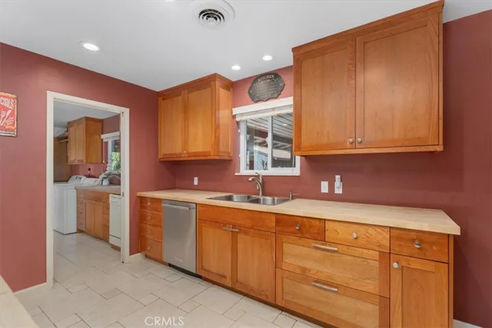 1925 Merle Drive, Redding, California 96001