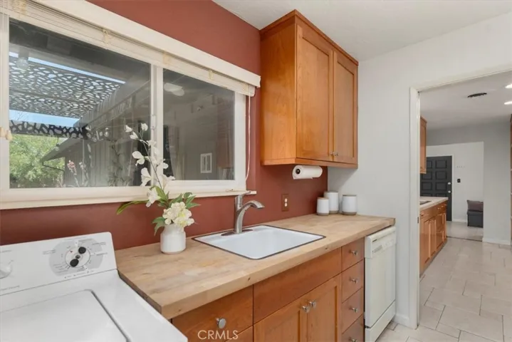 1925 Merle Drive, Redding, California 96001
