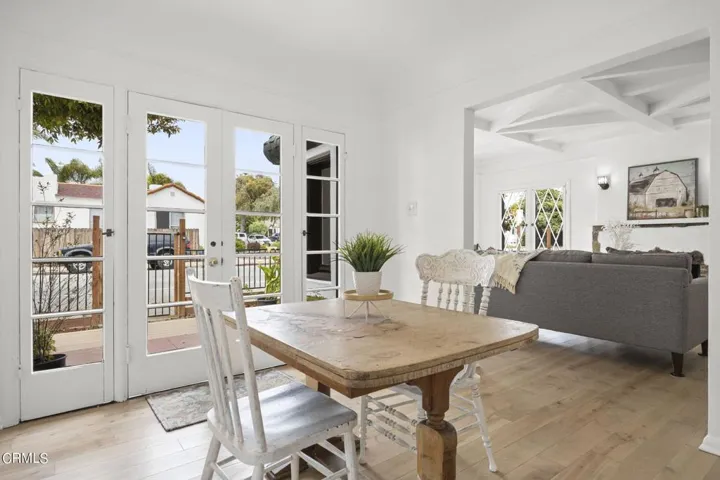 15-web-or-mls-UpmarketMedia_405Coronado-