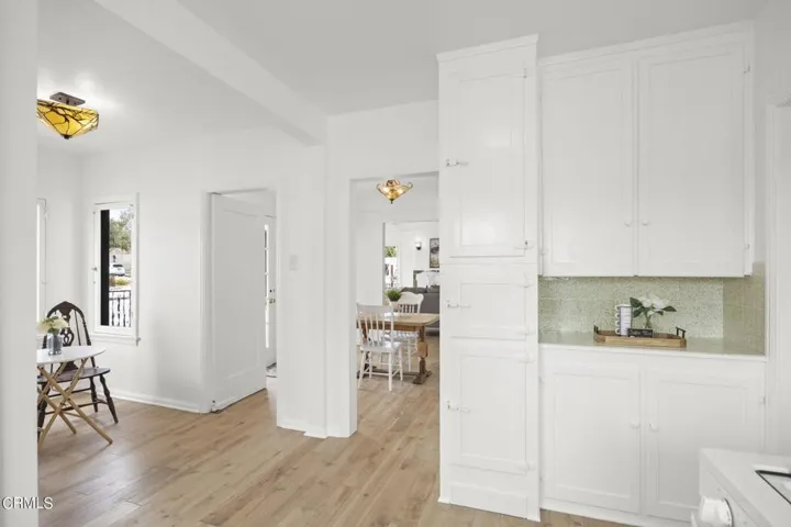 8-web-or-mls-UpmarketMedia_405Coronado-1