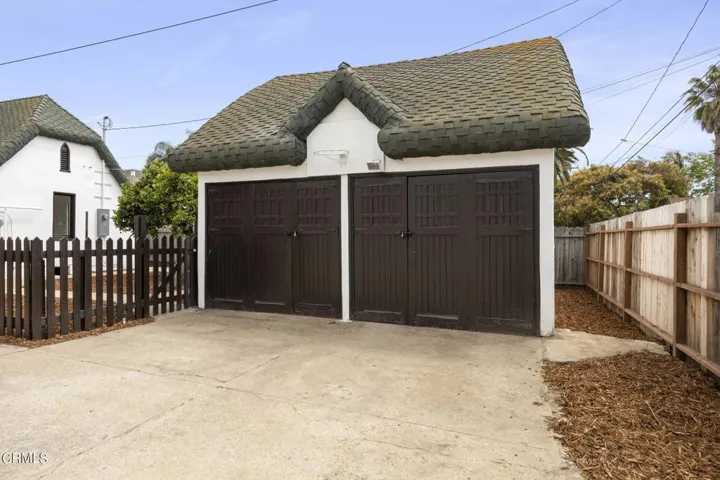 55-web-or-mls-UpmarketMedia_405Coronado-