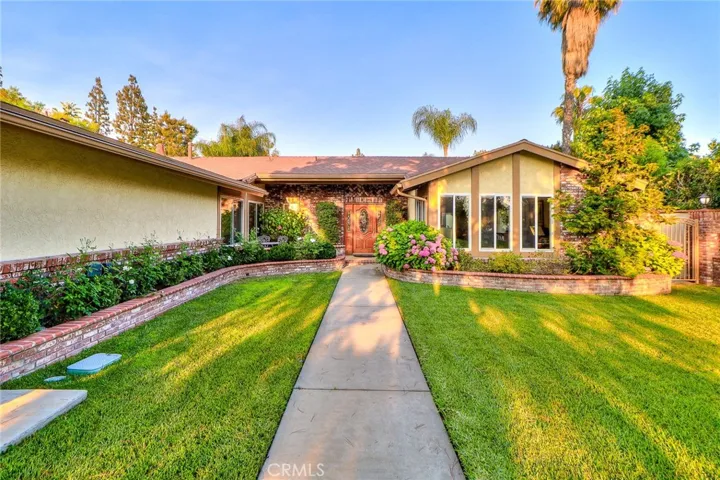Front porch, oversized upgraded front door