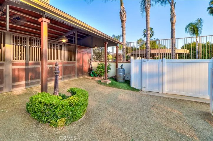 2 stall barn, hay and tack room, quality MD Barn with covered breezeway.