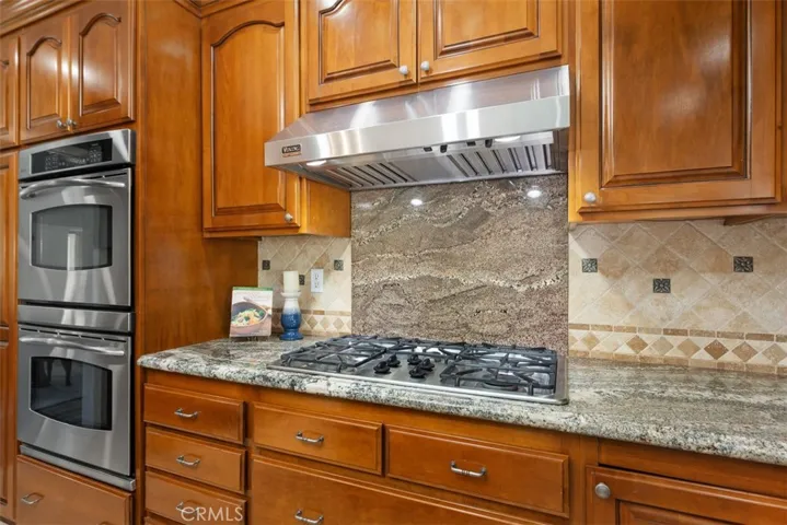 974 South La Salle Circle, Anaheim Hills, California 92807