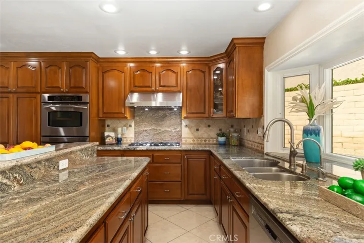 974 South La Salle Circle, Anaheim Hills, California 92807