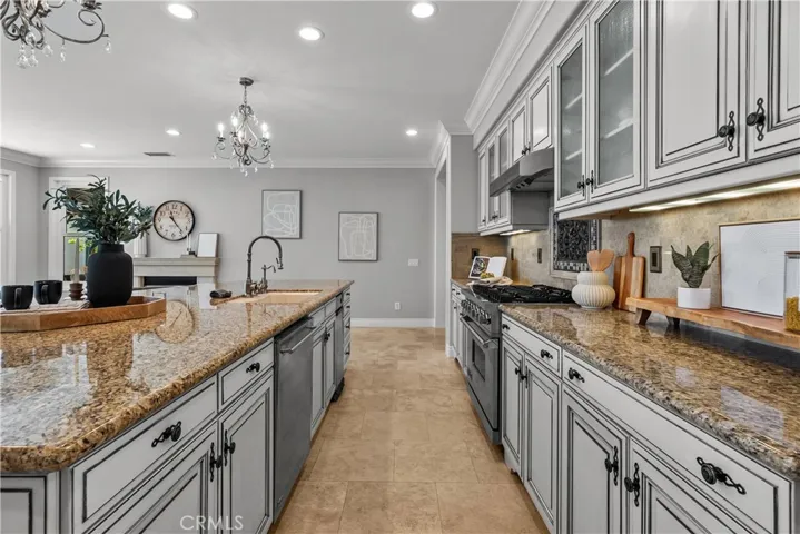 29512 Hacienda Drive, Valencia, California 91354