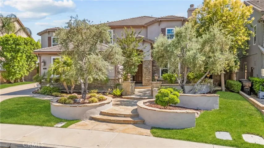 29512 Hacienda Drive, Valencia, California 91354