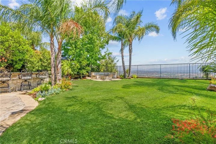 29512 Hacienda Drive, Valencia, California 91354