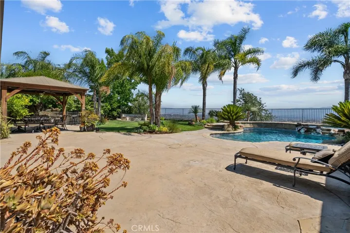 29512 Hacienda Drive, Valencia, California 91354