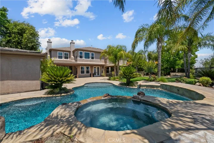 29512 Hacienda Drive, Valencia, California 91354