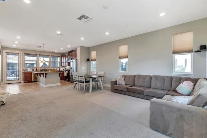 2886 Stringham Way, Dublin, California 94568