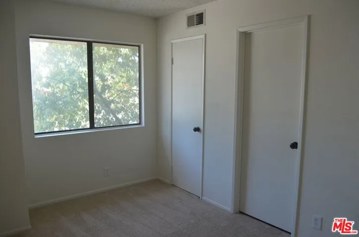 27605 Nugget Drive 6, Canyon Country, California 91387