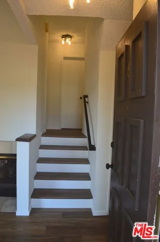 27605 Nugget Drive 6, Canyon Country, California 91387