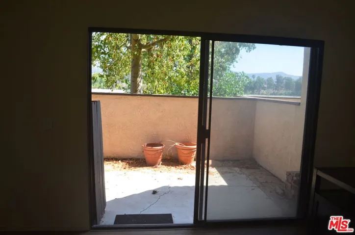 27605 Nugget Drive 6, Canyon Country, California 91387