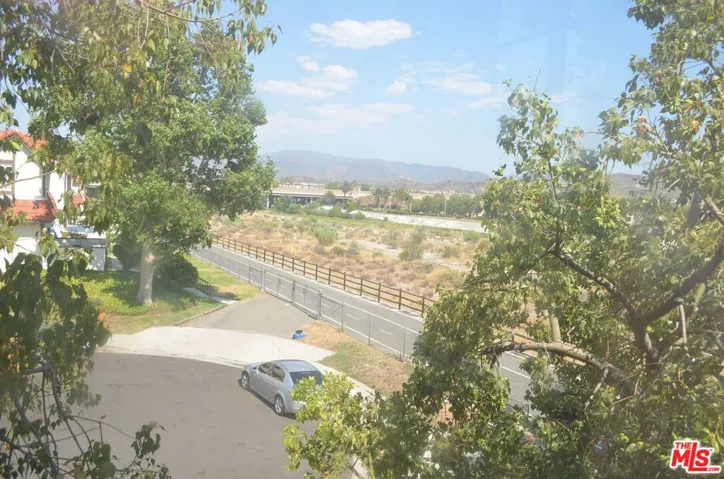 27605 Nugget Drive 6, Canyon Country, California 91387