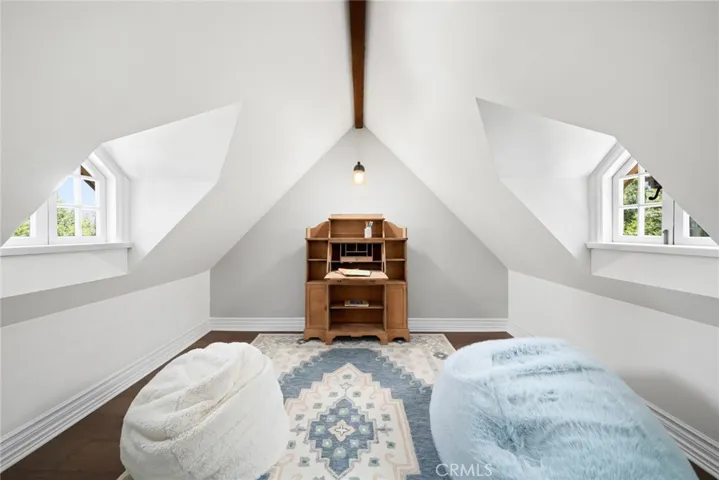 Junior Suite Bonus Room